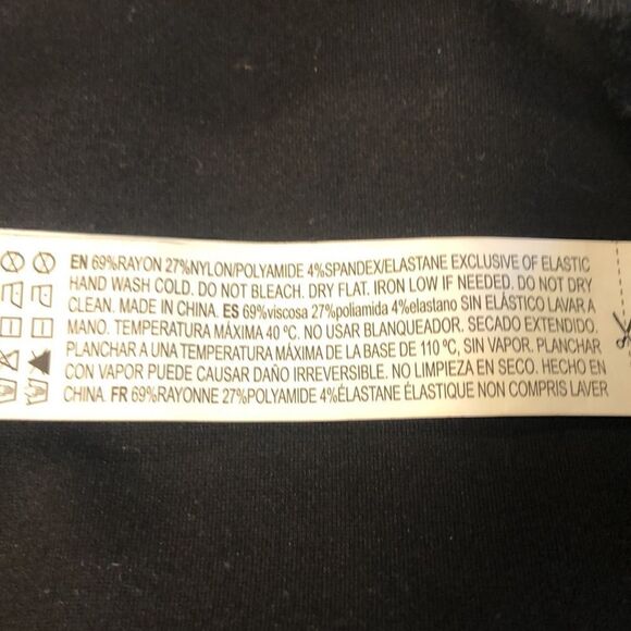 FOREVER 21 Women’s 3X Black pants with STRETCH, waist 20 1/2", Inseam 26 1/4" - Picture 9 of 12